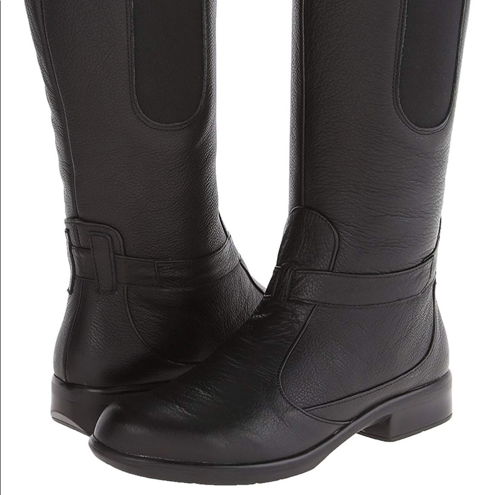 Naot Black Caviar Viento Boots so 39 EU